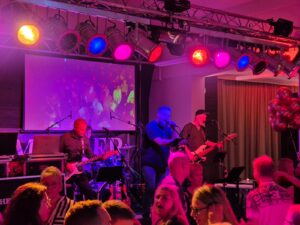 Kiepengold-Band flechtingen 2024_commander Discothek 008