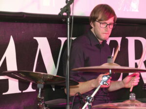 Kiepengold-Band flechtingen 2024_commander Discothek 016